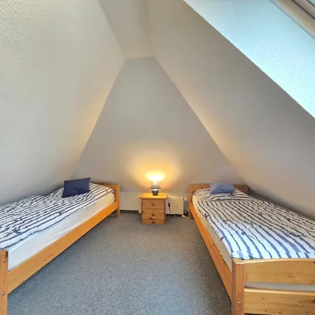Strandraubernest Mit Eingezaeunten Garten Holiday home