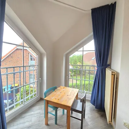 Strandraubernest Mit Eingezaeunten Garten Holiday home Dornum