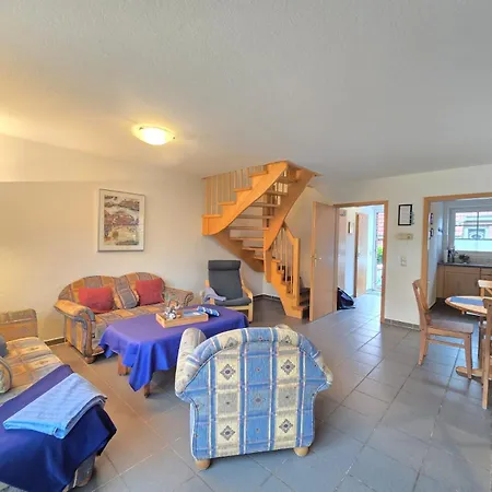 Holiday home Strandraubernest Mit Eingezaeunten Garten *