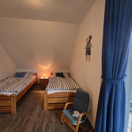 Strandraubernest Mit Eingezaeunten Garten Holiday home Dornum